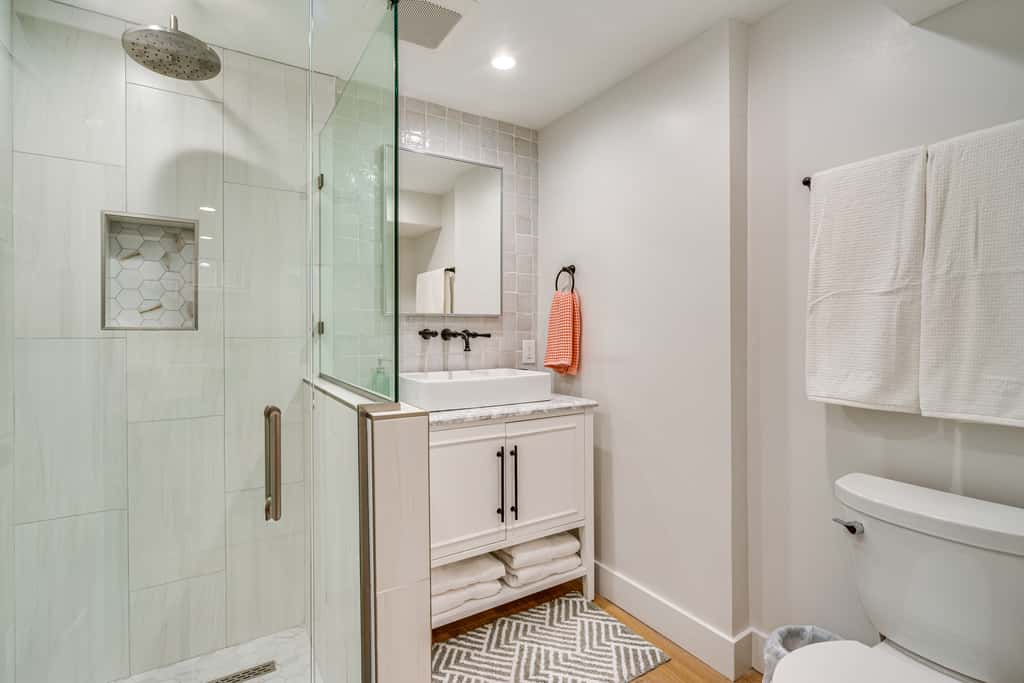 Pool & Hot Tub Access: Luxury Roy Oasis!