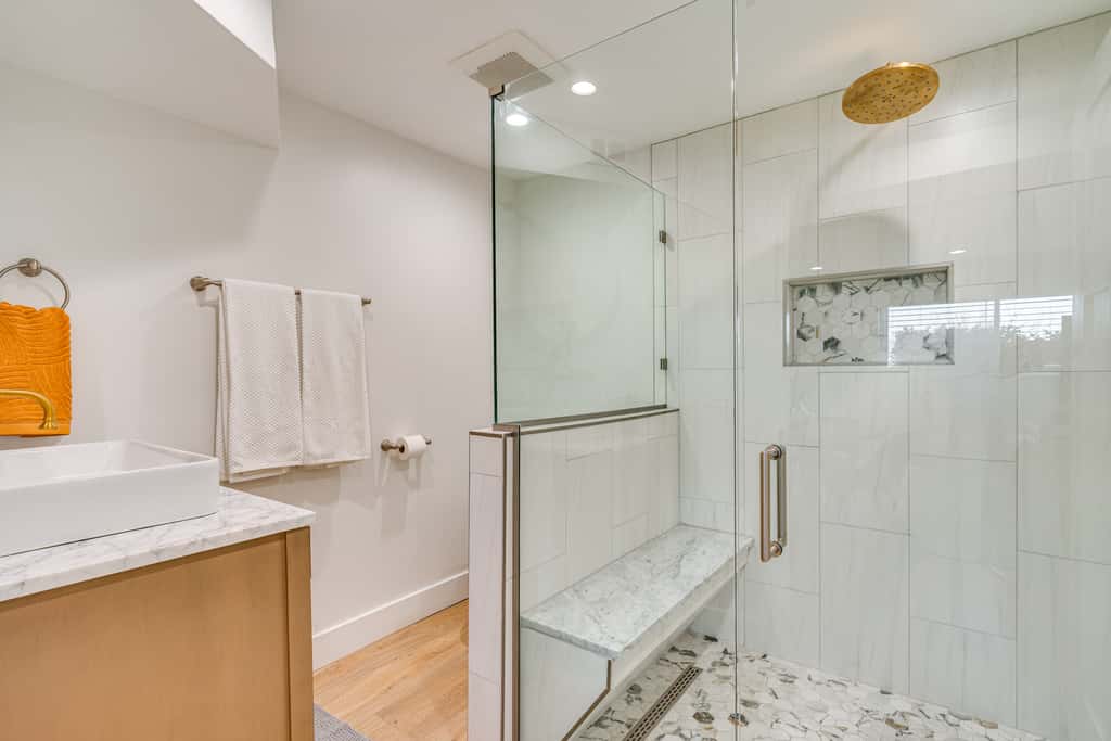 Pool & Hot Tub Access: Luxury Roy Oasis!