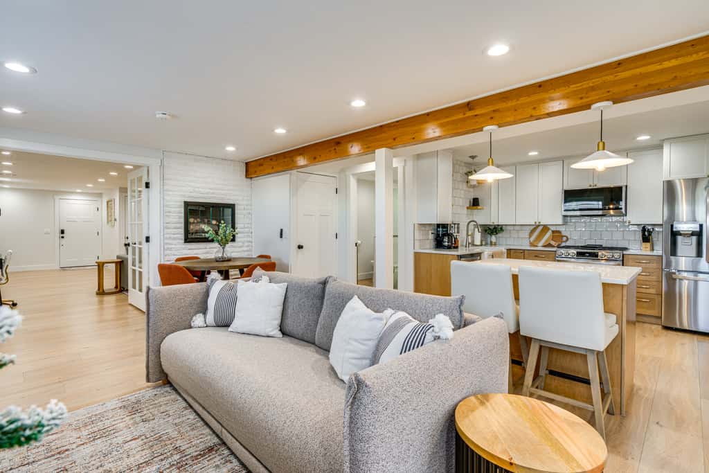Pool & Hot Tub Access: Luxury Roy Oasis!