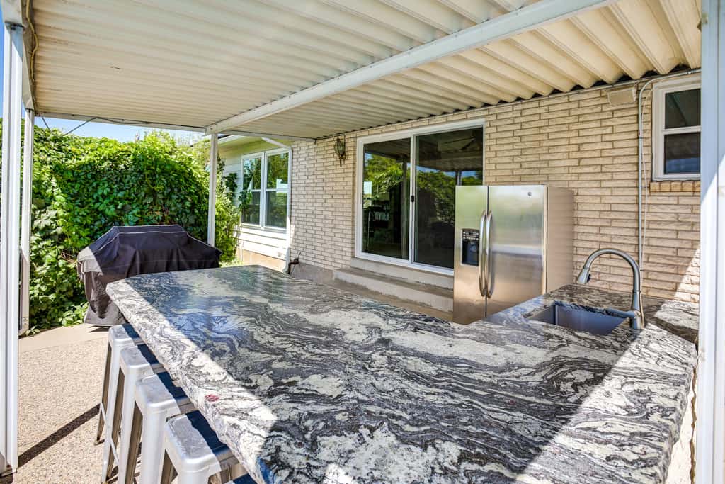 Pool & Hot Tub Access: Luxury Roy Oasis!