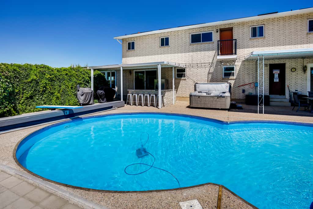 Pool & Hot Tub Access: Luxury Roy Oasis!