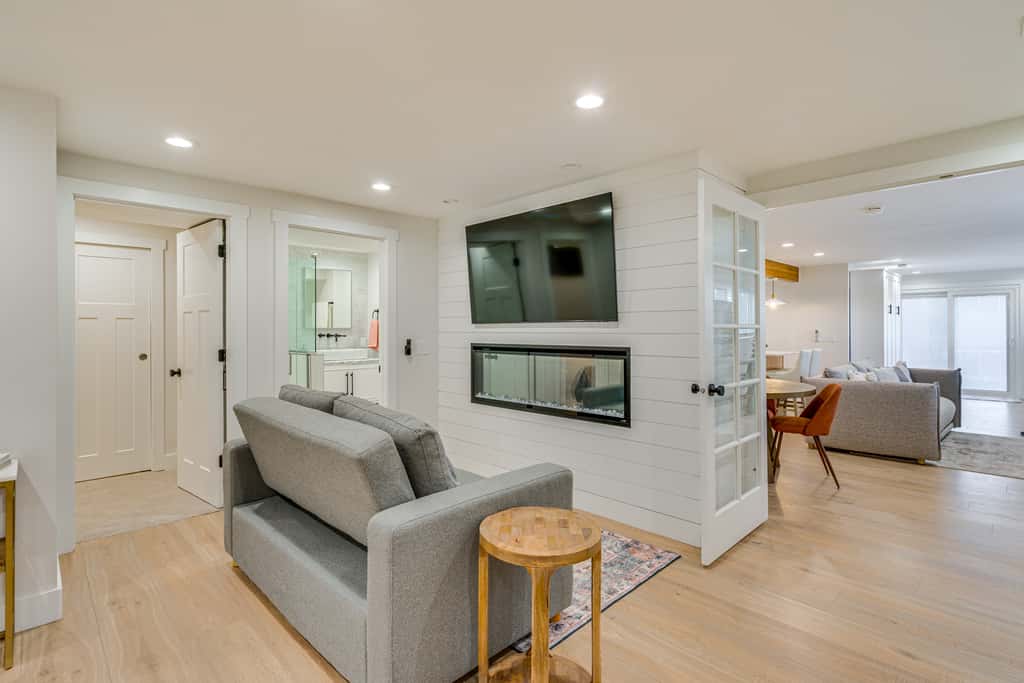 Pool & Hot Tub Access: Luxury Roy Oasis!