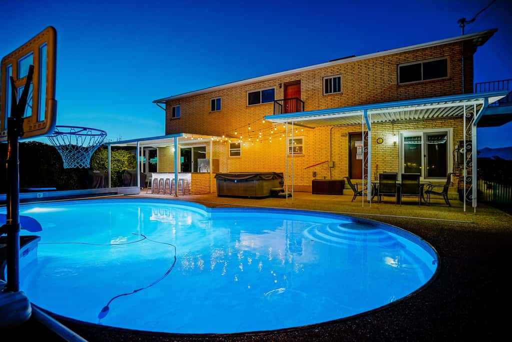 Pool & Hot Tub Access: Luxury Roy Oasis!