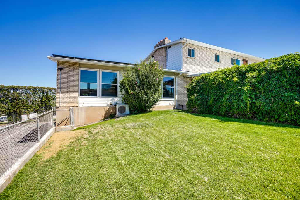 Pool & Hot Tub Access: Luxury Roy Oasis!