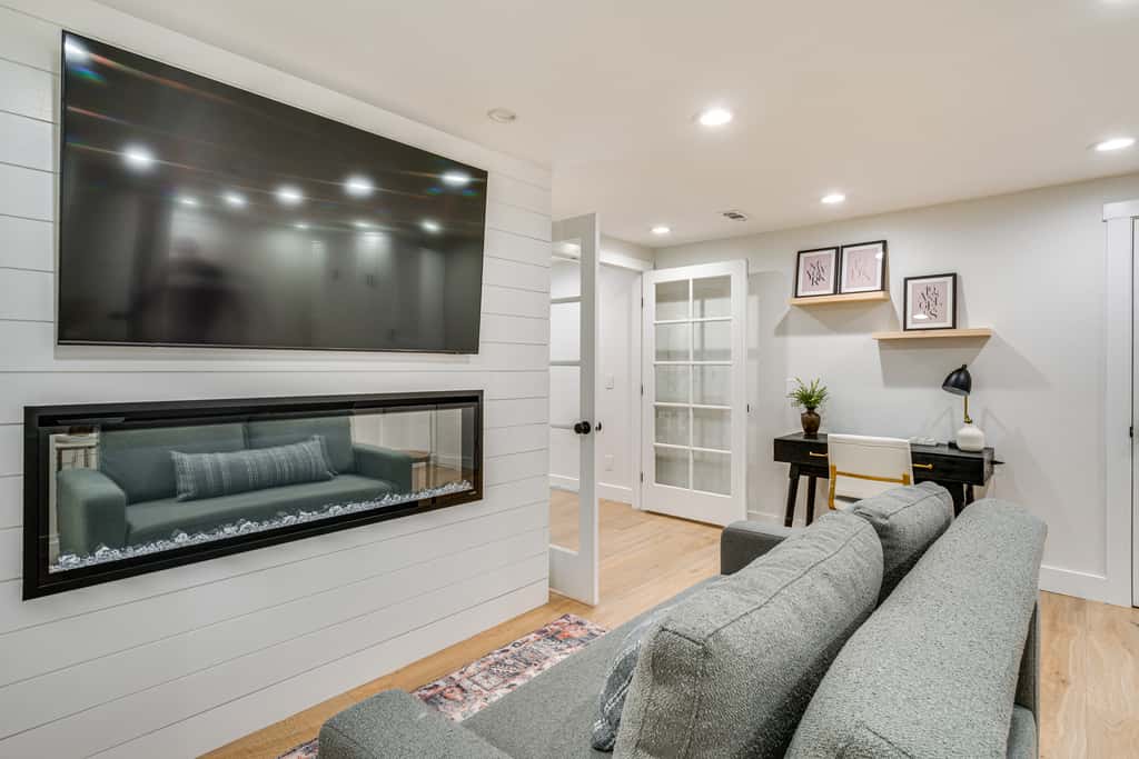Pool & Hot Tub Access: Luxury Roy Oasis!