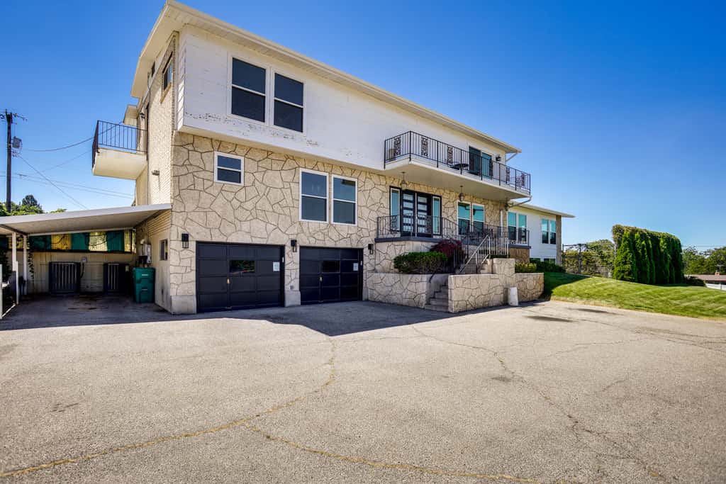 Pool & Hot Tub Access: Luxury Roy Oasis!