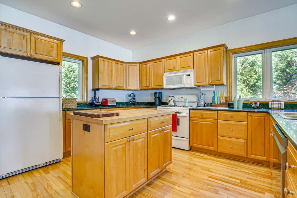 Beach Access on Lake Michigan: Sturgeon Bay Home