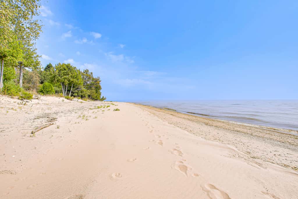 Beach Access on Lake Michigan: Sturgeon Bay Home