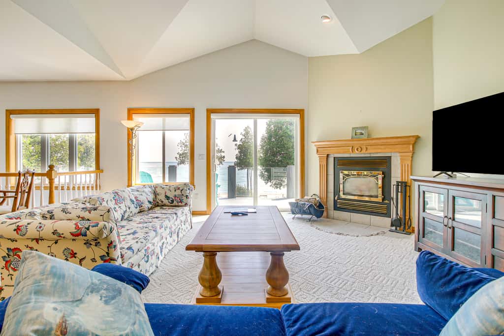 Beach Access on Lake Michigan: Sturgeon Bay Home