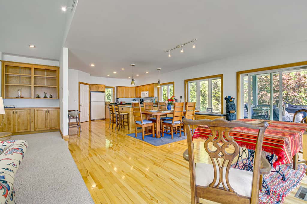 Beach Access on Lake Michigan: Sturgeon Bay Home