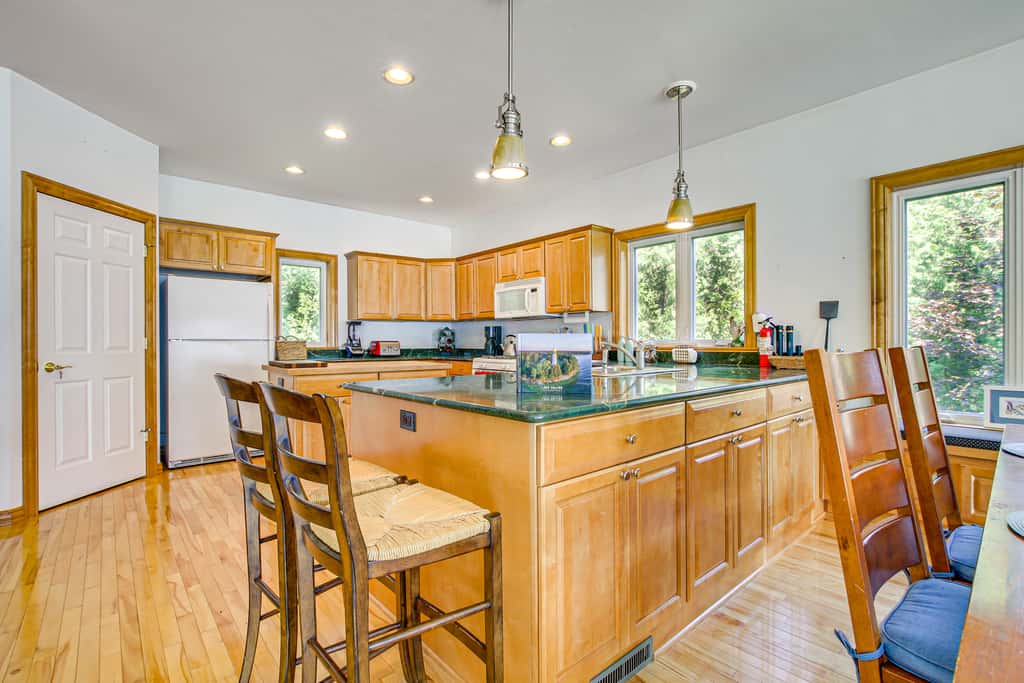 Beach Access on Lake Michigan: Sturgeon Bay Home