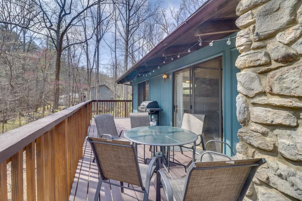 McGaheysville Vacation Rental: Yard & Fire Pit!
