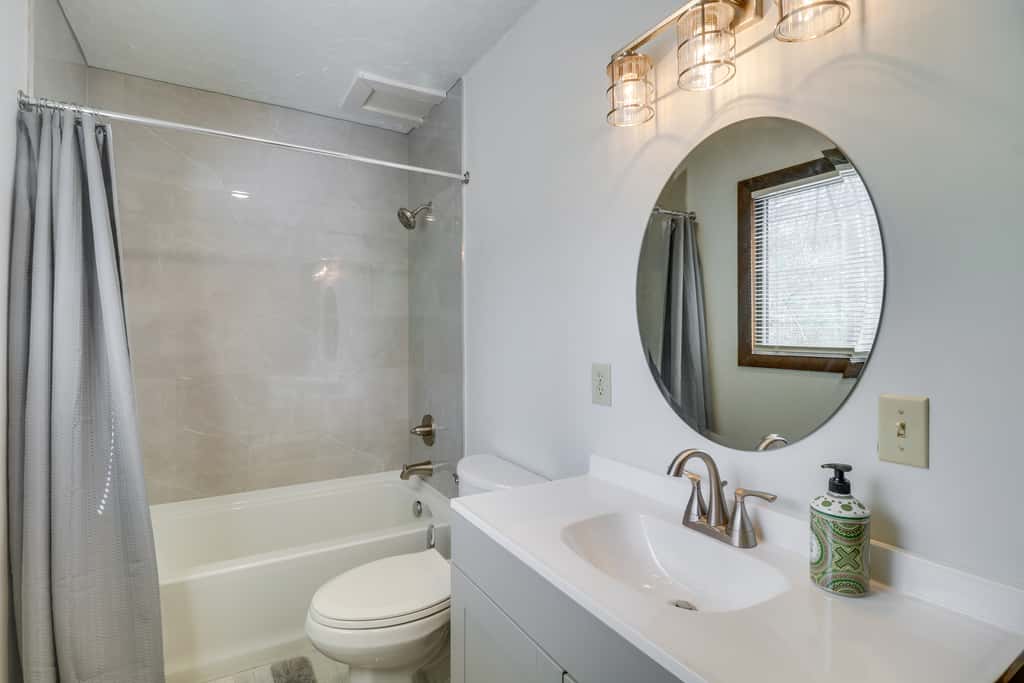 McGaheysville Vacation Rental: Yard & Fire Pit!