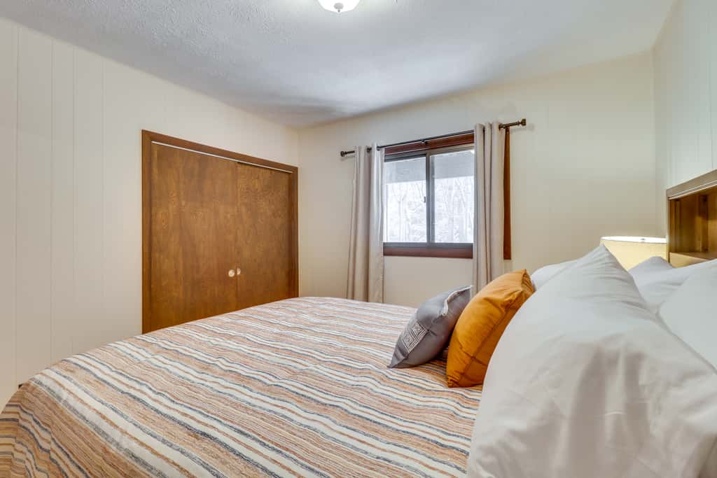 McGaheysville Vacation Rental: Yard & Fire Pit!