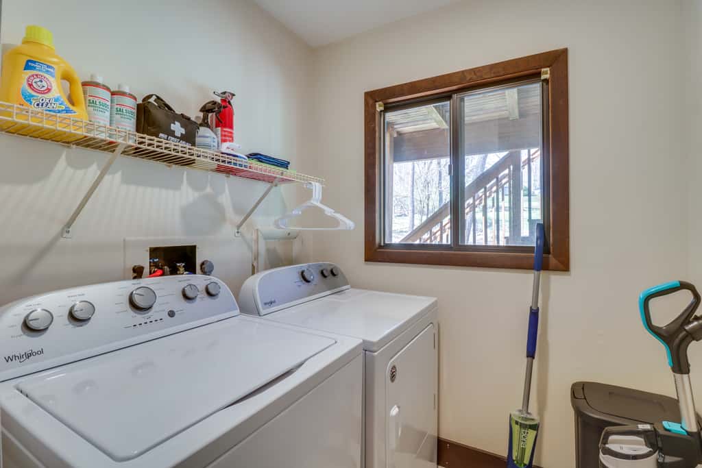 McGaheysville Vacation Rental: Yard & Fire Pit!