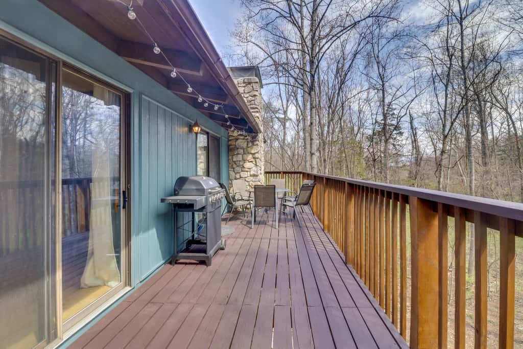 McGaheysville Vacation Rental: Yard & Fire Pit!
