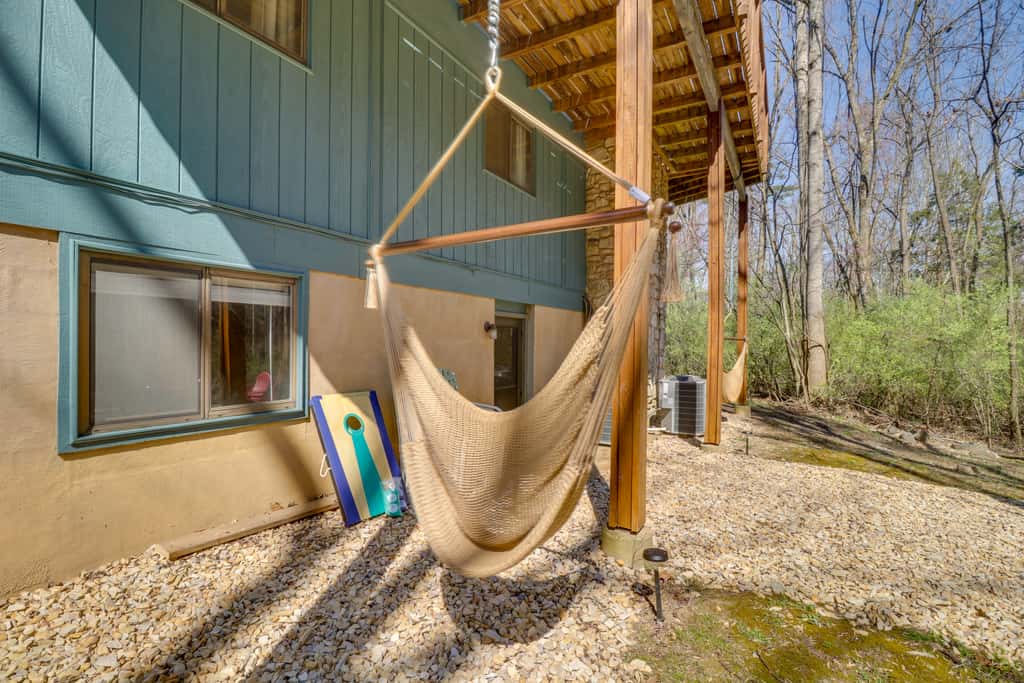 McGaheysville Vacation Rental: Yard & Fire Pit!