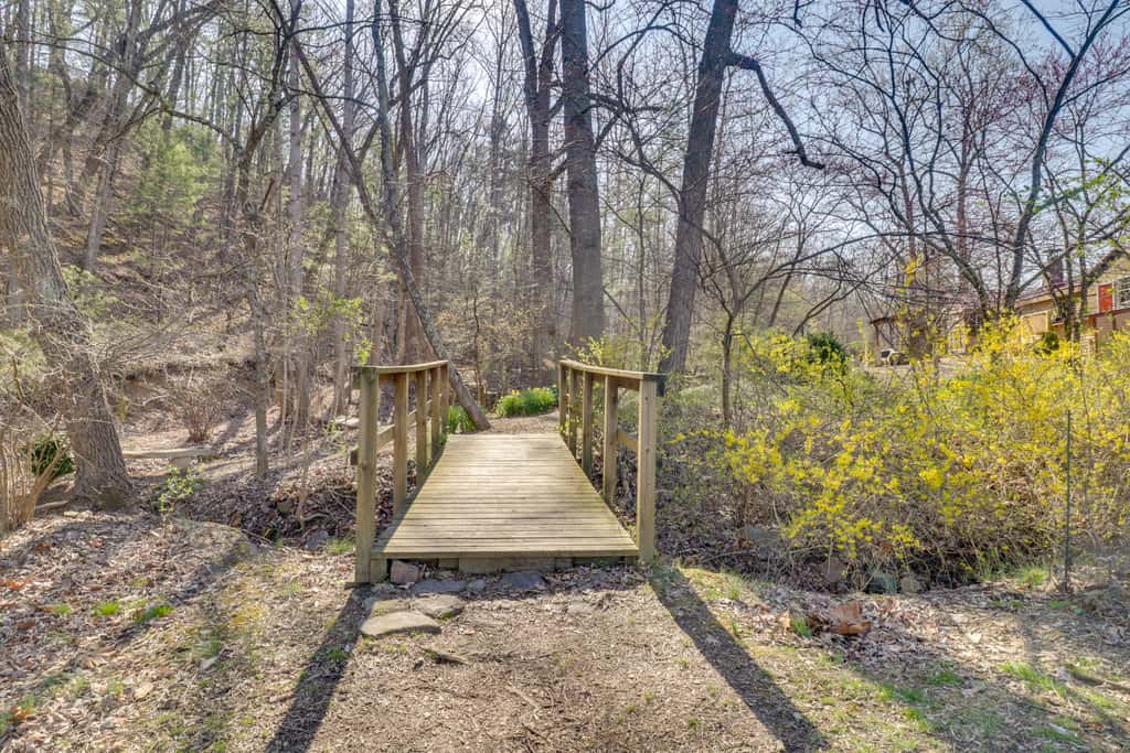 McGaheysville Vacation Rental: Yard & Fire Pit!