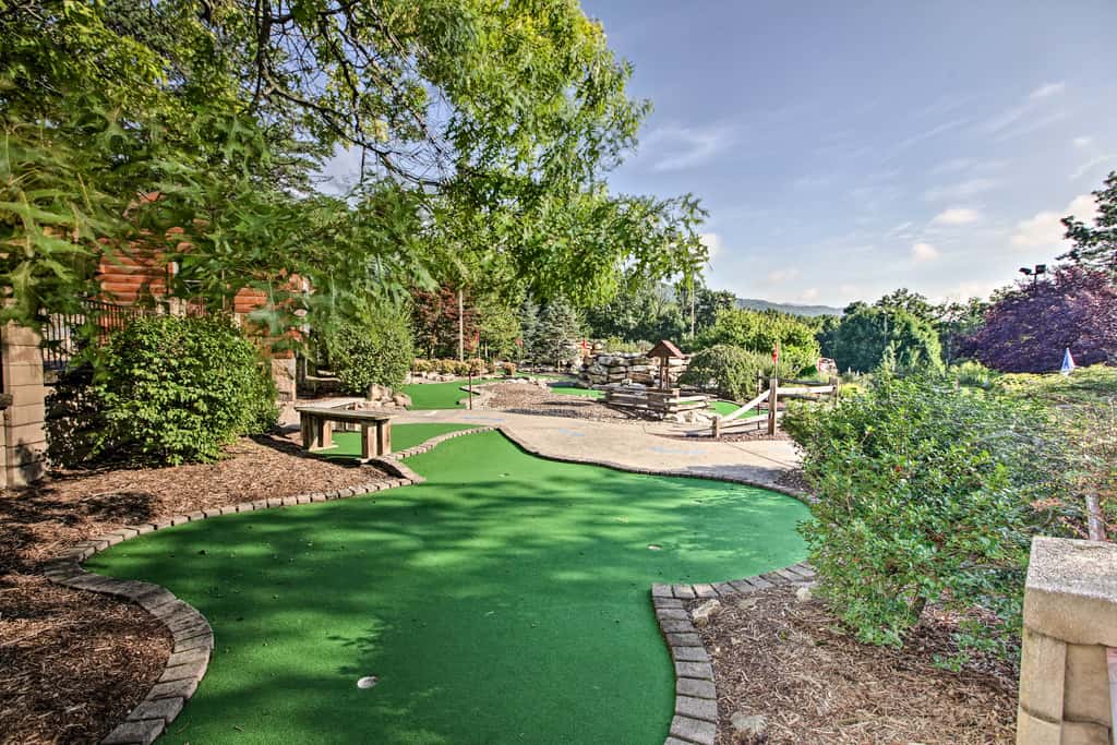 McGaheysville Vacation Rental: Yard & Fire Pit!