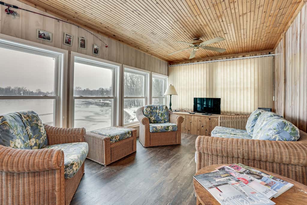 Lakefront Home w/ Views, 7 Mi to Dtwn Paw Paw