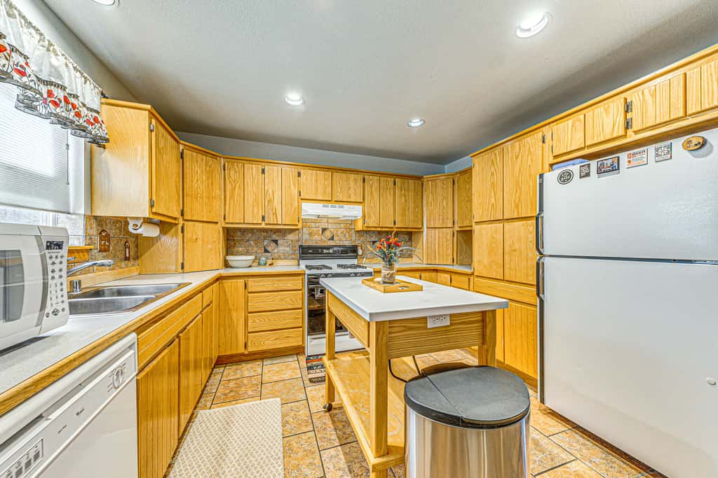 2 Mi to Dtwn: Cloudcroft Home w/ Furnished Deck
