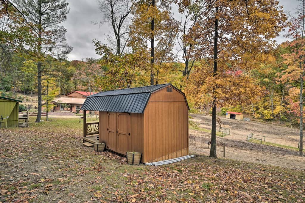 1 Mi to Raystown Lake: 'Clint Eastwood' Cabin