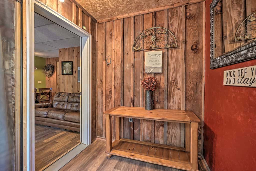 1 Mi to Raystown Lake: 'Clint Eastwood' Cabin