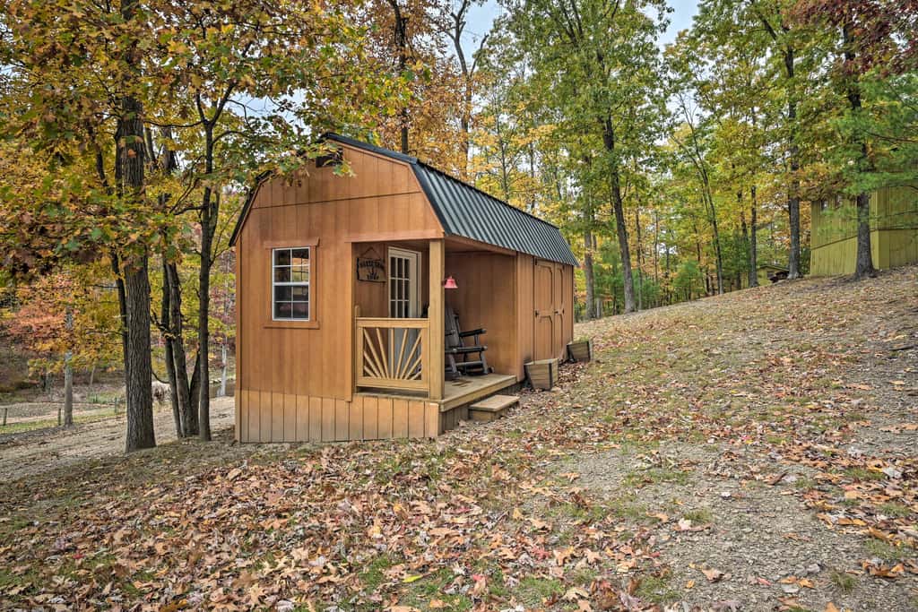 ‘John Wayne' Apartment - Deck, BBQ, Horses On-Site