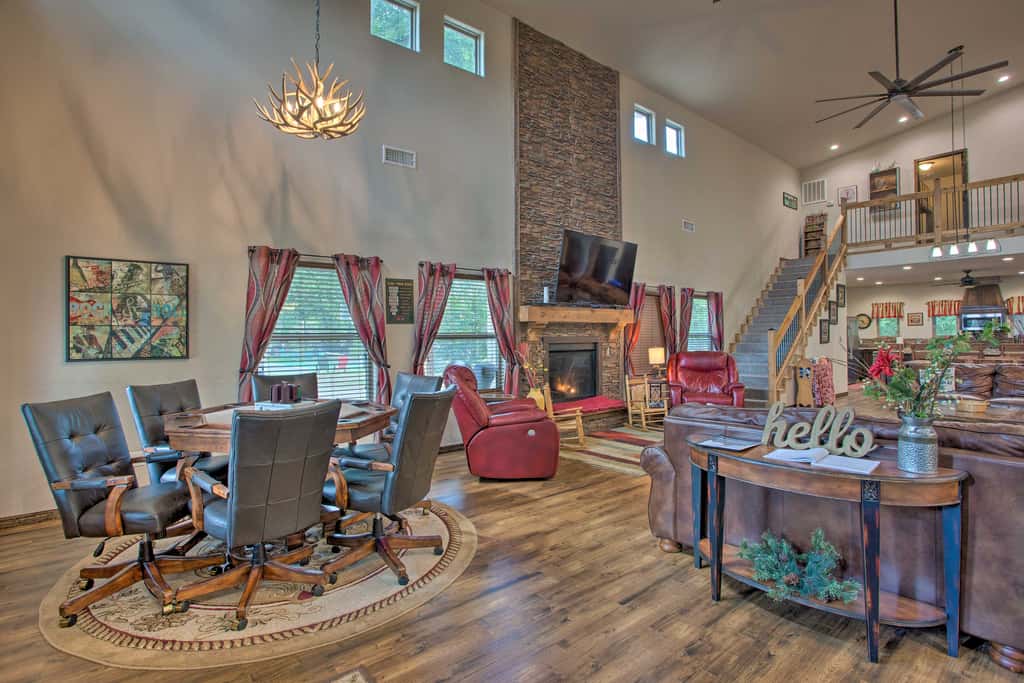 All-Encompassing Family Retreat Near Lake Texoma!