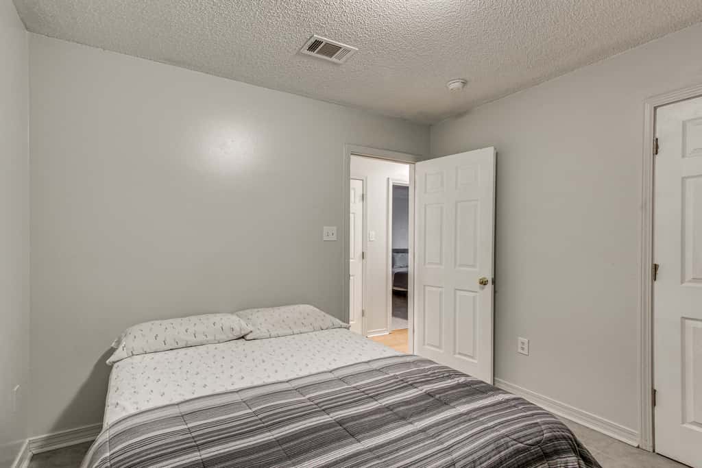 Explore Gulfport Beaches: Family Home w/ Yard