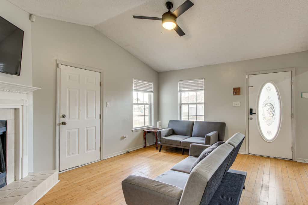 Explore Gulfport Beaches: Family Home w/ Yard
