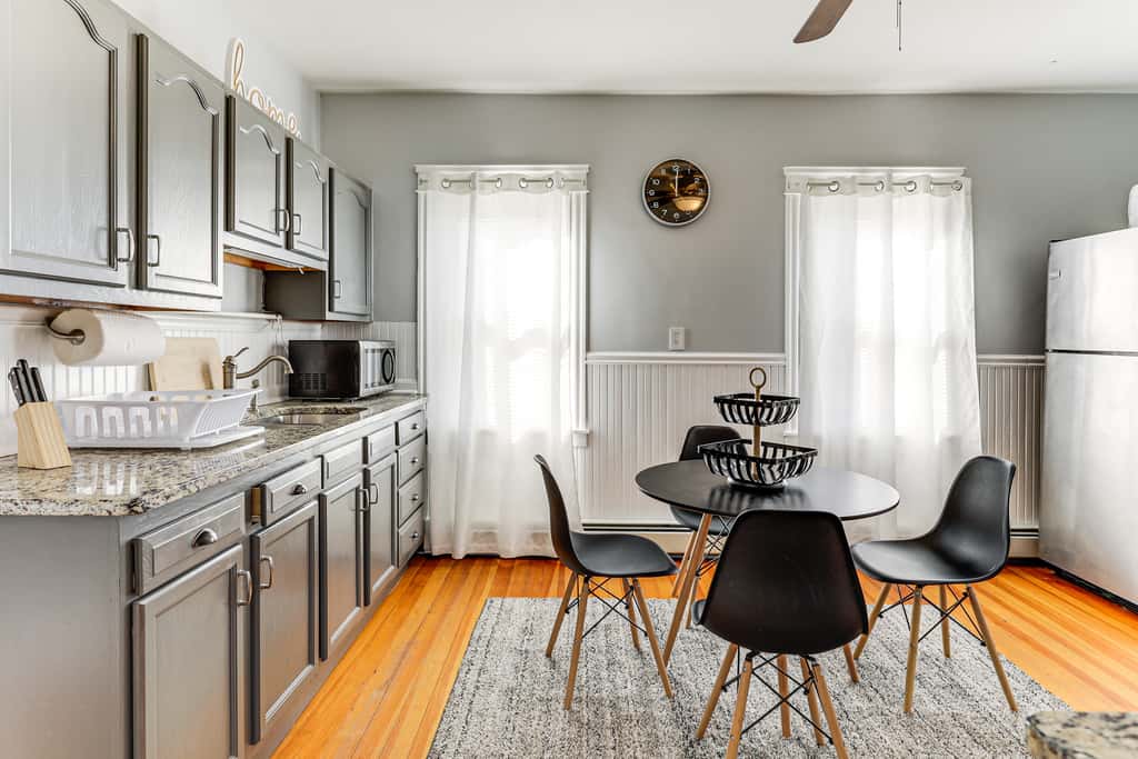 5 Mi to Brown U: Pet-Friendly Apt, Walk to Dining!