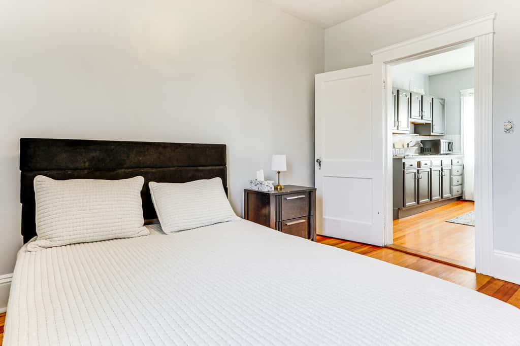 5 Mi to Brown U: Pet-Friendly Apt, Walk to Dining!