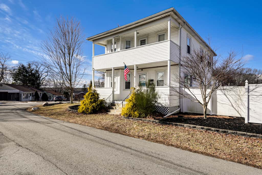 5 Mi to Brown U: Pet-Friendly Apt, Walk to Dining!