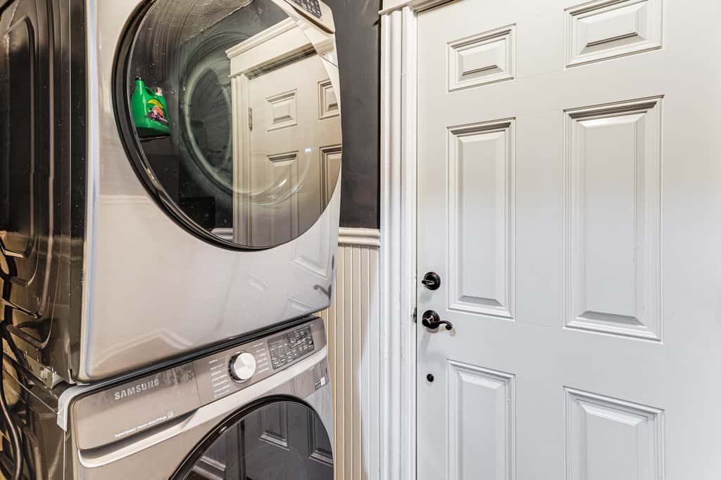 5 Mi to Brown U: Pet-Friendly Apt, Walk to Dining!