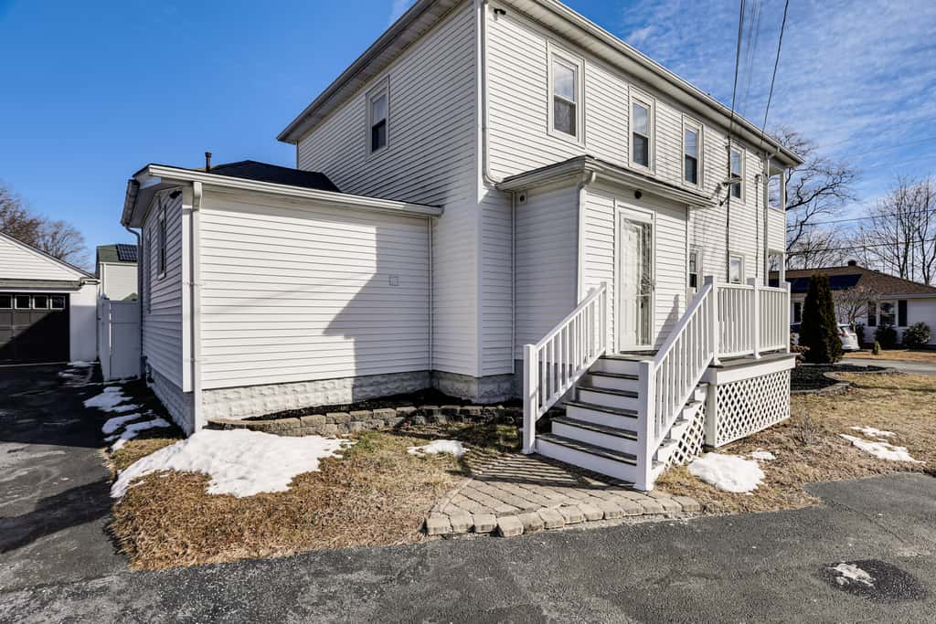 5 Mi to Brown U: Pet-Friendly Apt, Walk to Dining!