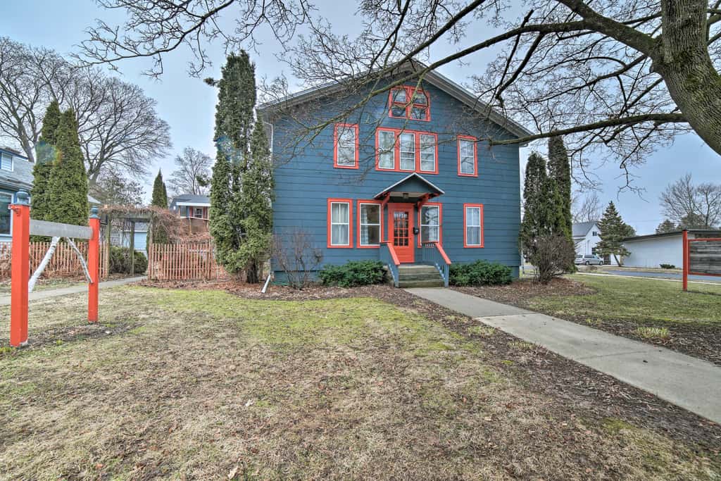 Walk to Waterfront: Dtwn Sturgeon Bay Retreat!