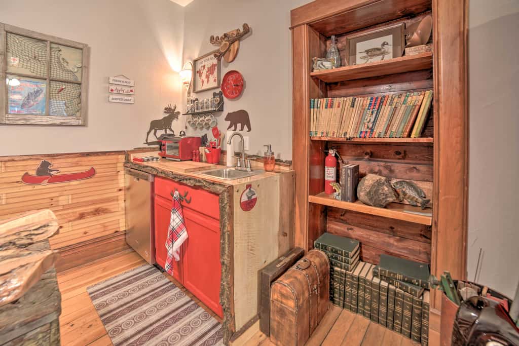 Walk to Waterfront: Dtwn Sturgeon Bay Retreat!