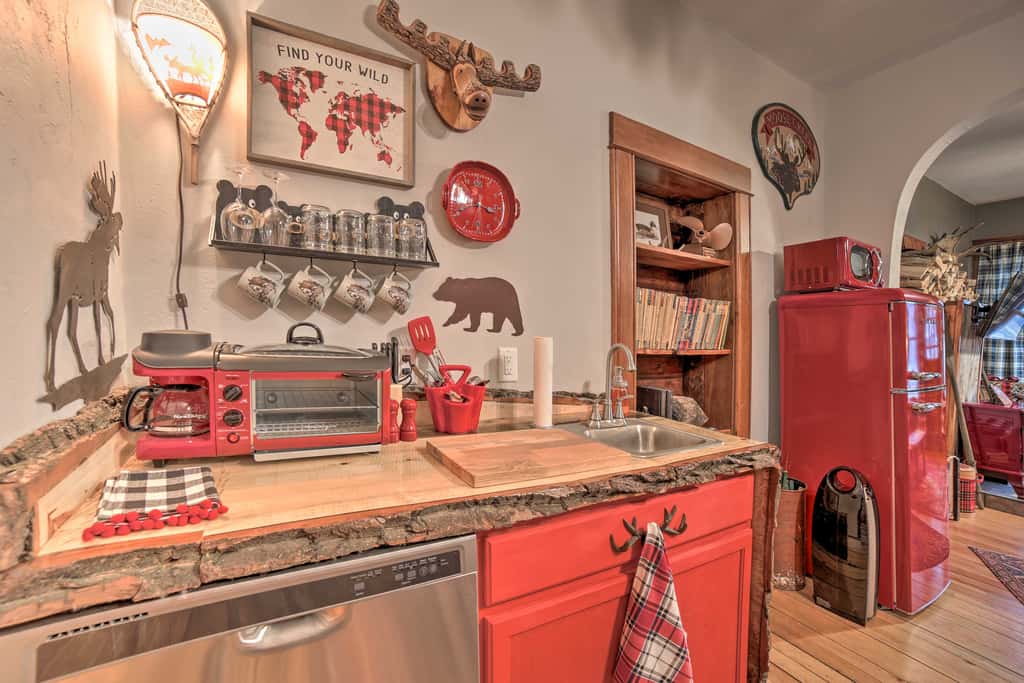 Walk to Waterfront: Dtwn Sturgeon Bay Retreat!