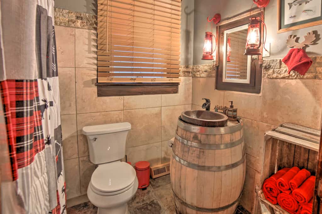 Walk to Waterfront: Dtwn Sturgeon Bay Retreat!