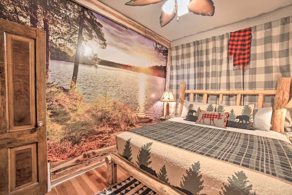 Walk to Waterfront: Dtwn Sturgeon Bay Retreat!