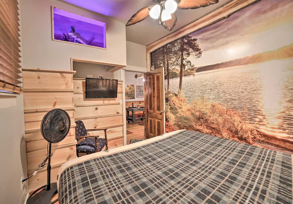 Walk to Waterfront: Dtwn Sturgeon Bay Retreat!