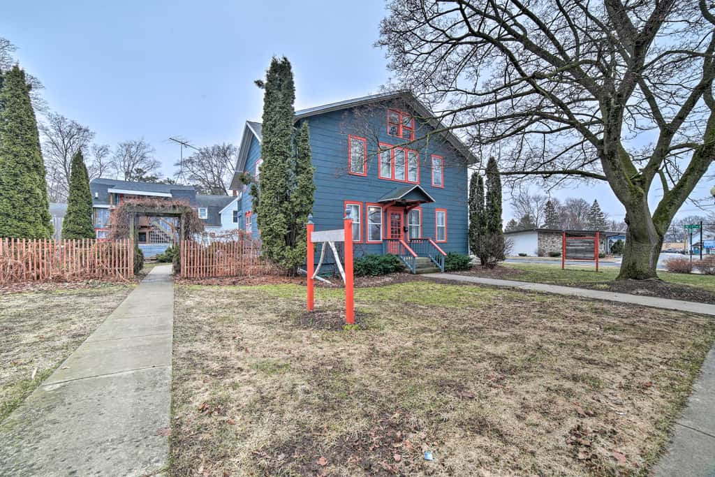 Walk to Waterfront: Dtwn Sturgeon Bay Retreat!
