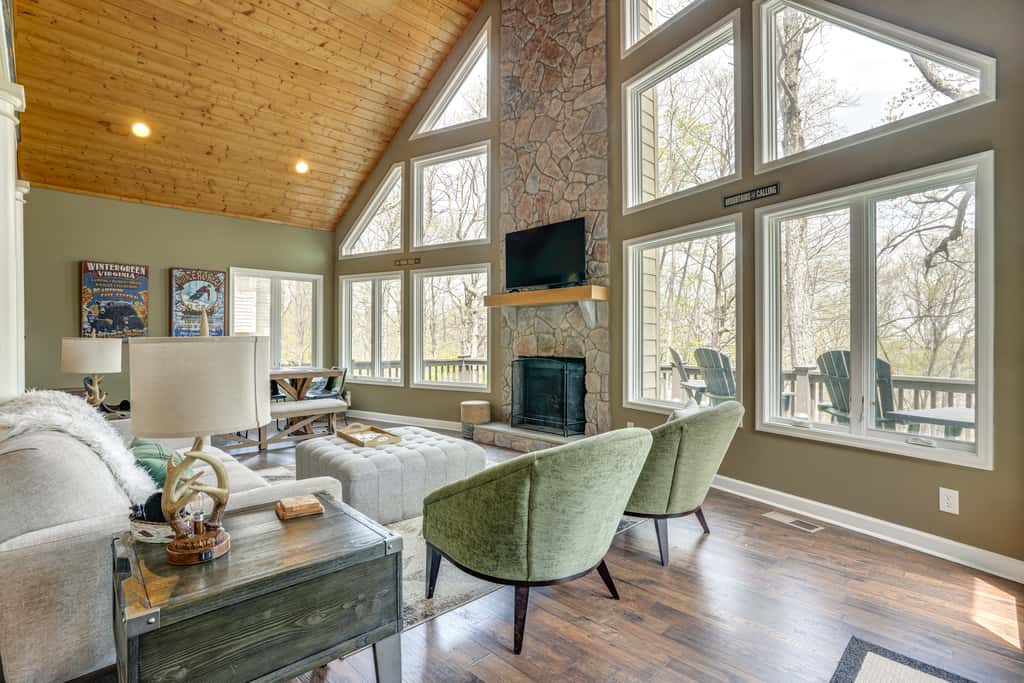 Stunning Wintergreen Resort Home: Ski & Golf!