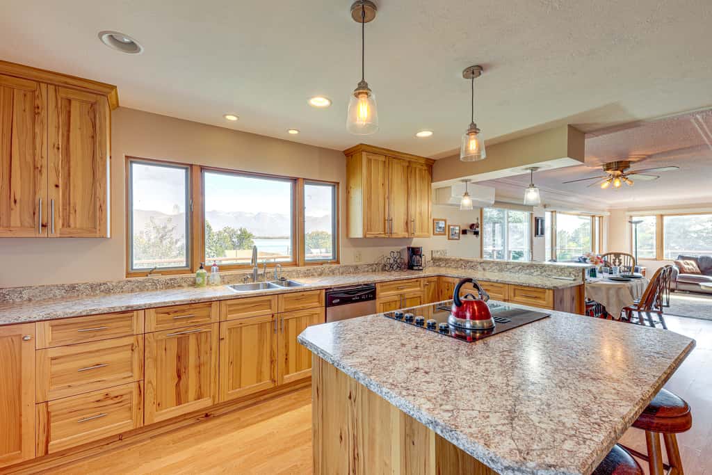 Hot Tub, Views & Private Dock: Polson Haven!