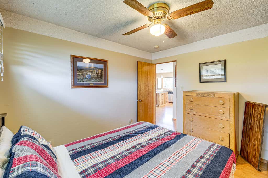 Hot Tub, Views & Private Dock: Polson Haven!