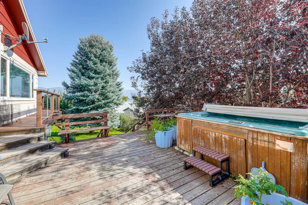 Hot Tub, Views & Private Dock: Polson Haven!
