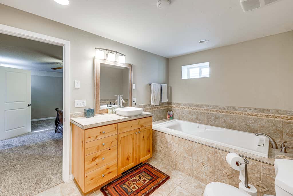 Hot Tub, Views & Private Dock: Polson Haven!