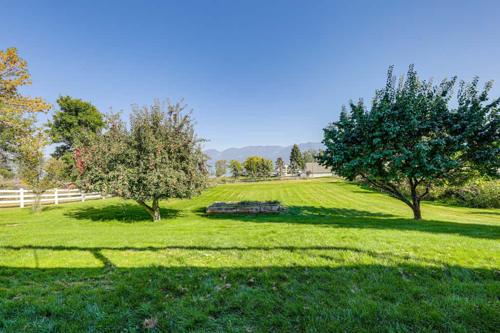 Hot Tub, Views & Private Dock: Polson Haven!