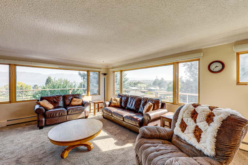 Hot Tub, Views & Private Dock: Polson Haven!